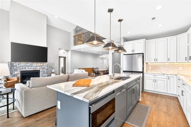 415 Freedom Dr, Richland, PA 15044