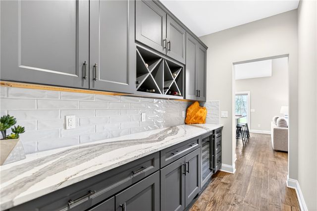 415 Freedom Dr, Richland, PA 15044