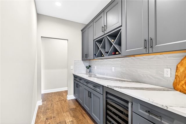 415 Freedom Dr, Richland, PA 15044