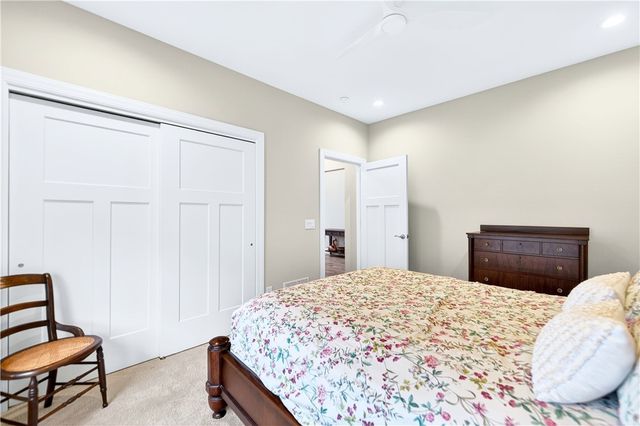 415 Freedom Dr, Richland, PA 15044