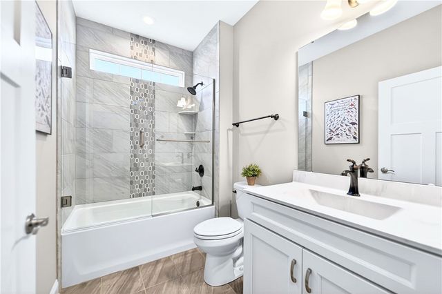 415 Freedom Dr, Richland, PA 15044