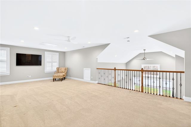 415 Freedom Dr, Richland, PA 15044