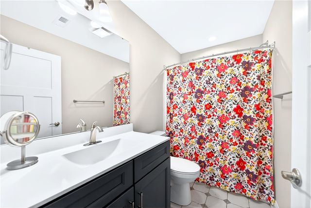 415 Freedom Dr, Richland, PA 15044