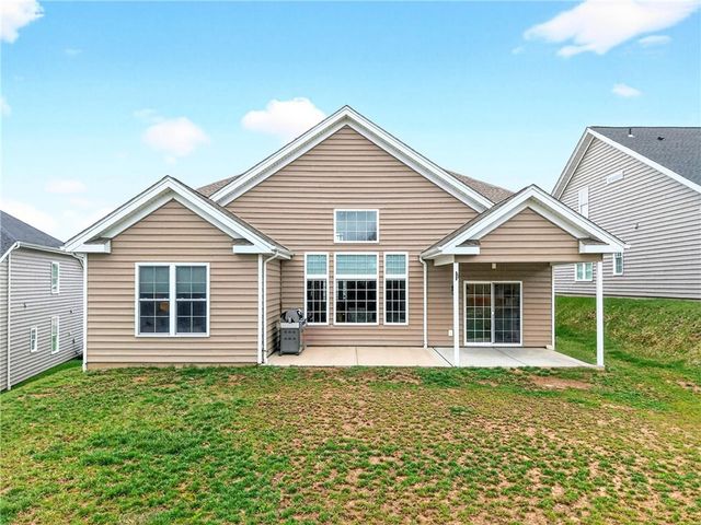 415 Freedom Dr, Richland, PA 15044