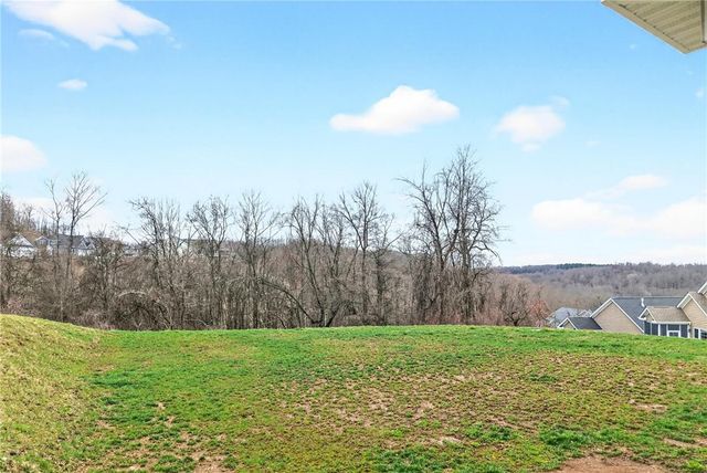 415 Freedom Dr, Richland, PA 15044