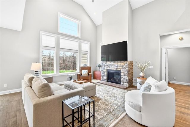 415 Freedom Dr, Richland, PA 15044