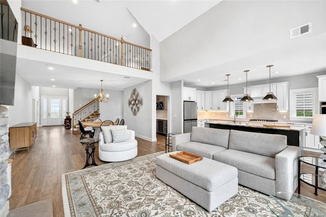 415 Freedom Dr, Richland, PA 15044