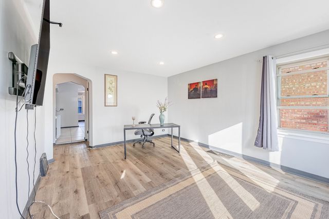 6724 S Kolin Avenue, Chicago, IL 60629