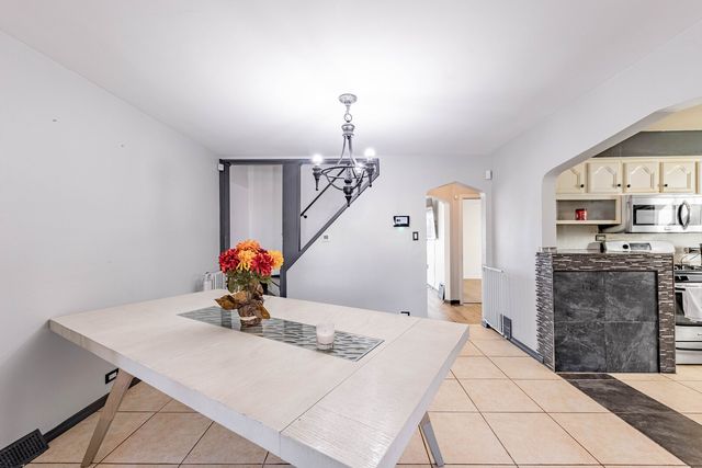 6724 S Kolin Avenue, Chicago, IL 60629