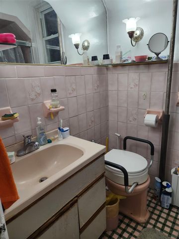 904 E 54th Street, Brooklyn, NY 11234