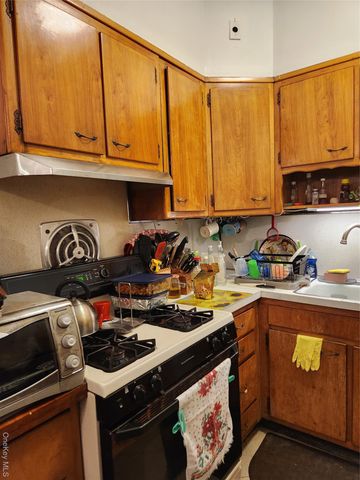 904 E 54th Street, Brooklyn, NY 11234