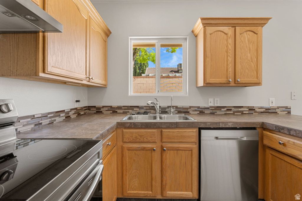 Image 15 of property listing at 651 E 460 S, Leeds, UT 84746