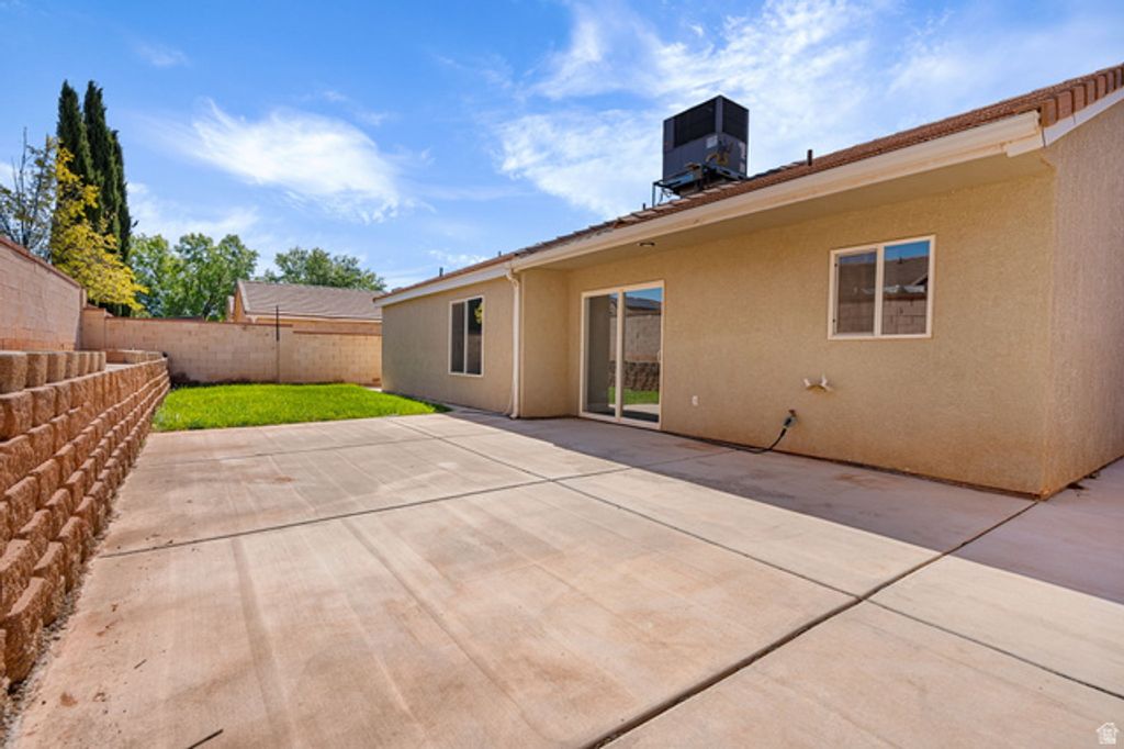 Image 31 of property listing at 651 E 460 S, Leeds, UT 84746