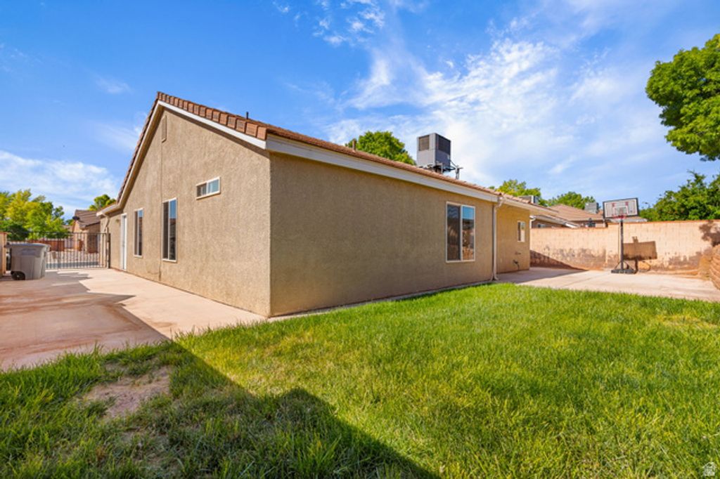 Image 33 of property listing at 651 E 460 S, Leeds, UT 84746