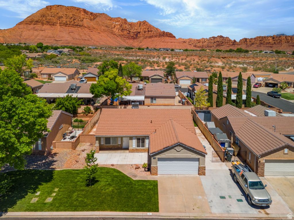 Image 5 of property listing at 651 E 460 S, Leeds, UT 84746