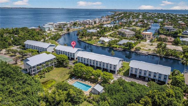 1250 Tennisplace CT B34, Sanibel, FL 33957