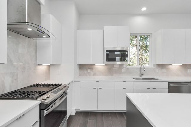 4721 Independence Heights Lane, Houston, TX 77018