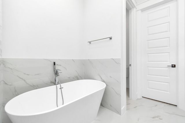 4721 Independence Heights Lane, Houston, TX 77018