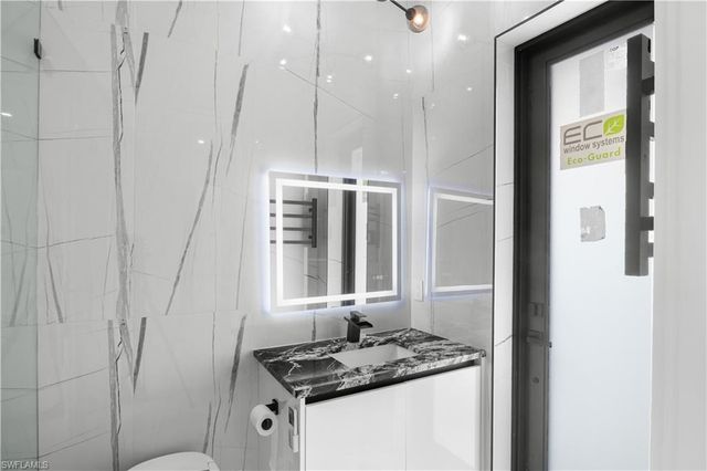 4211 SE 1st AVE, Cape Coral, FL 33904