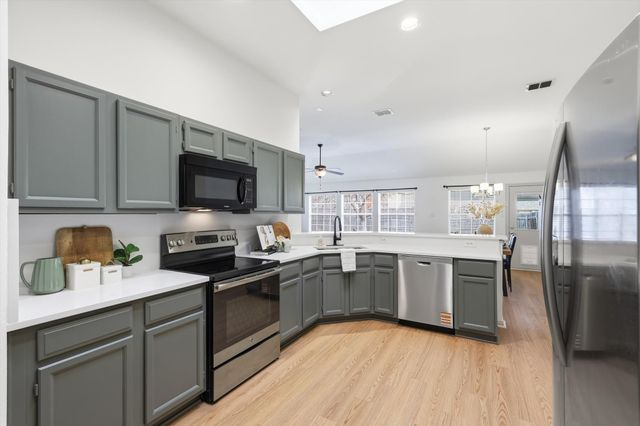 1233 Valley Oaks Drive, Lewisville, TX 75067