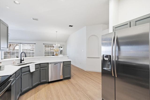 1233 Valley Oaks Drive, Lewisville, TX 75067