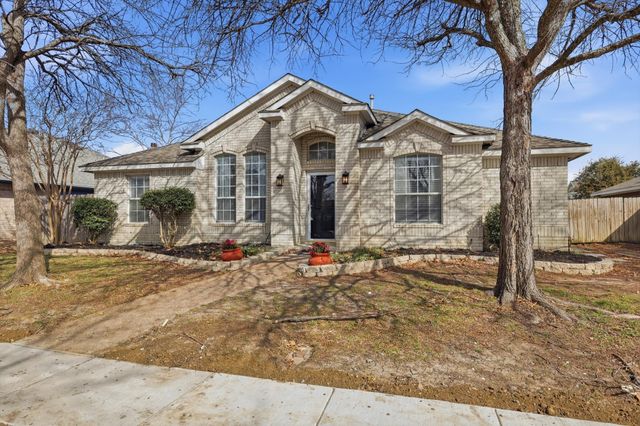 1233 Valley Oaks Drive, Lewisville, TX 75067