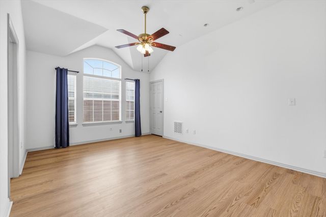 1233 Valley Oaks Drive, Lewisville, TX 75067