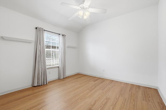 1233 Valley Oaks Drive, Lewisville, TX 75067