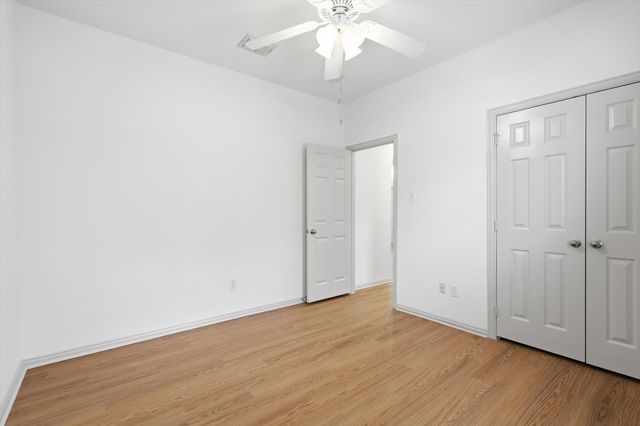 1233 Valley Oaks Drive, Lewisville, TX 75067