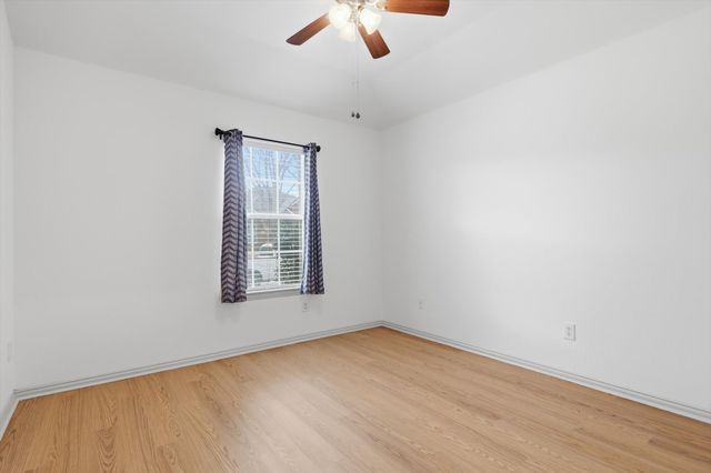 1233 Valley Oaks Drive, Lewisville, TX 75067