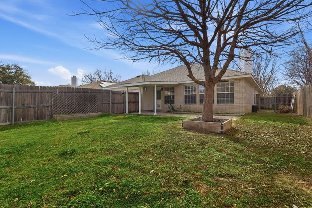 1233 Valley Oaks Drive, Lewisville, TX 75067