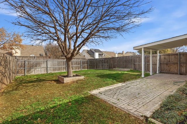 1233 Valley Oaks Drive, Lewisville, TX 75067