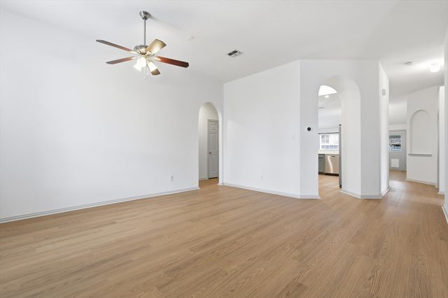 1233 Valley Oaks Drive, Lewisville, TX 75067