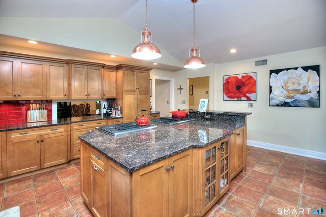 20 Scenic Hill Lane, Monroe, CT 06468