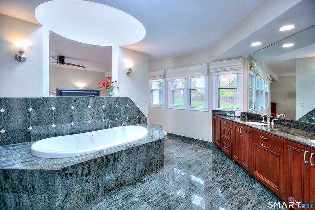 20 Scenic Hill Lane, Monroe, CT 06468