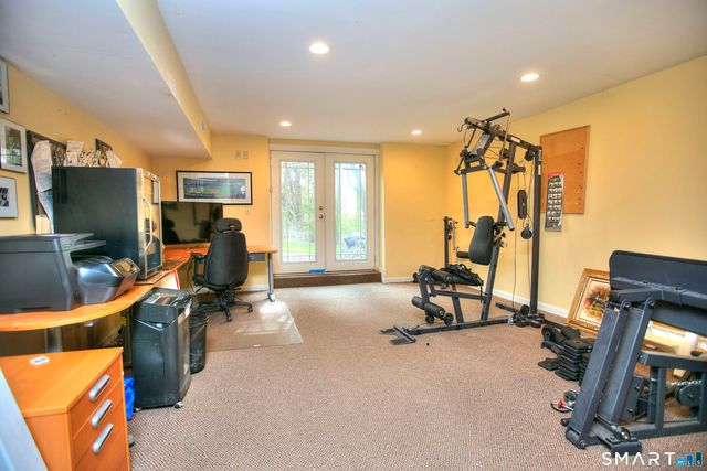 20 Scenic Hill Lane, Monroe, CT 06468