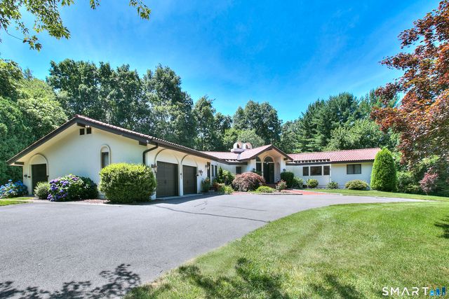 20 Scenic Hill Lane, Monroe, CT 06468