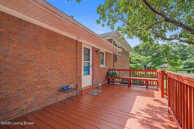 3800 Downing Way, Louisville, KY 40218