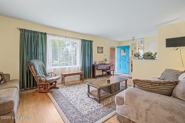 3800 Downing Way, Louisville, KY 40218