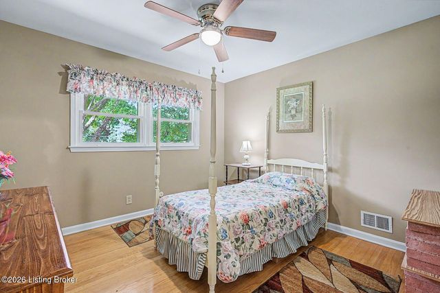 3800 Downing Way, Louisville, KY 40218