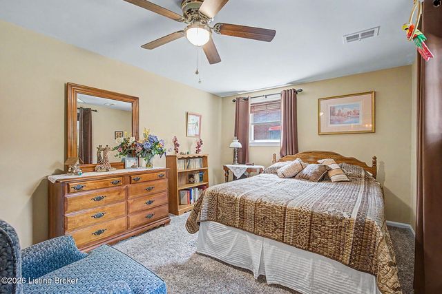 3800 Downing Way, Louisville, KY 40218