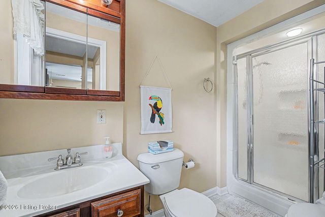 3800 Downing Way, Louisville, KY 40218
