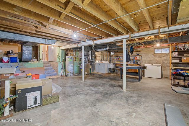 3800 Downing Way, Louisville, KY 40218
