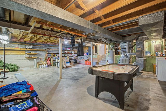 3800 Downing Way, Louisville, KY 40218