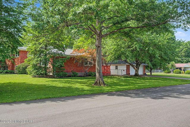 3800 Downing Way, Louisville, KY 40218