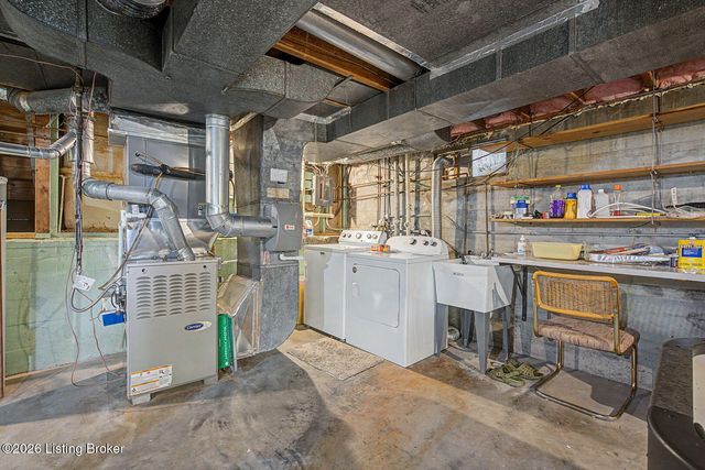 3800 Downing Way, Louisville, KY 40218