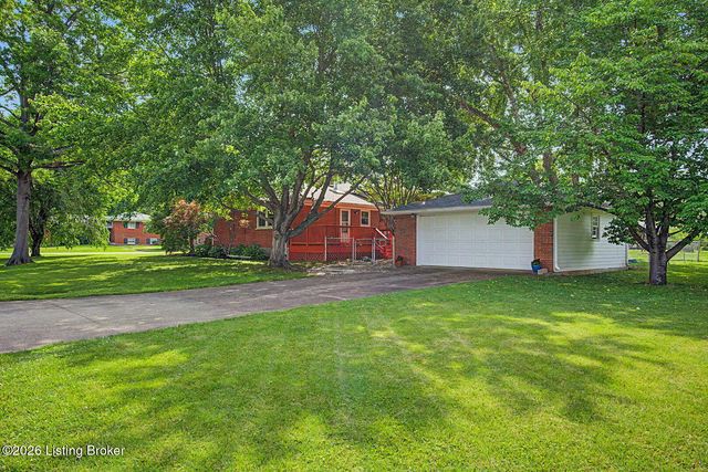 3800 Downing Way, Louisville, KY 40218