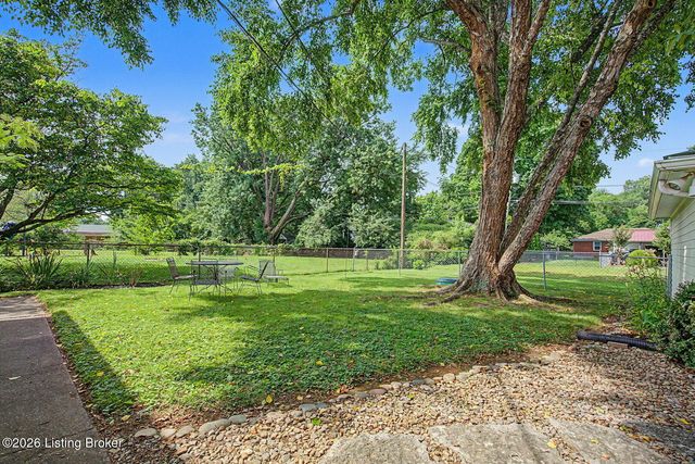 3800 Downing Way, Louisville, KY 40218