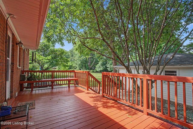 3800 Downing Way, Louisville, KY 40218