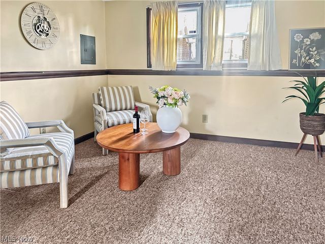 4762 Pine Trace Drive, Austintown, OH 44515